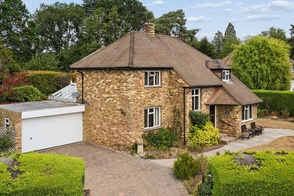 Main image of property: Rosewood Way, Farnham Common £3395pcm 