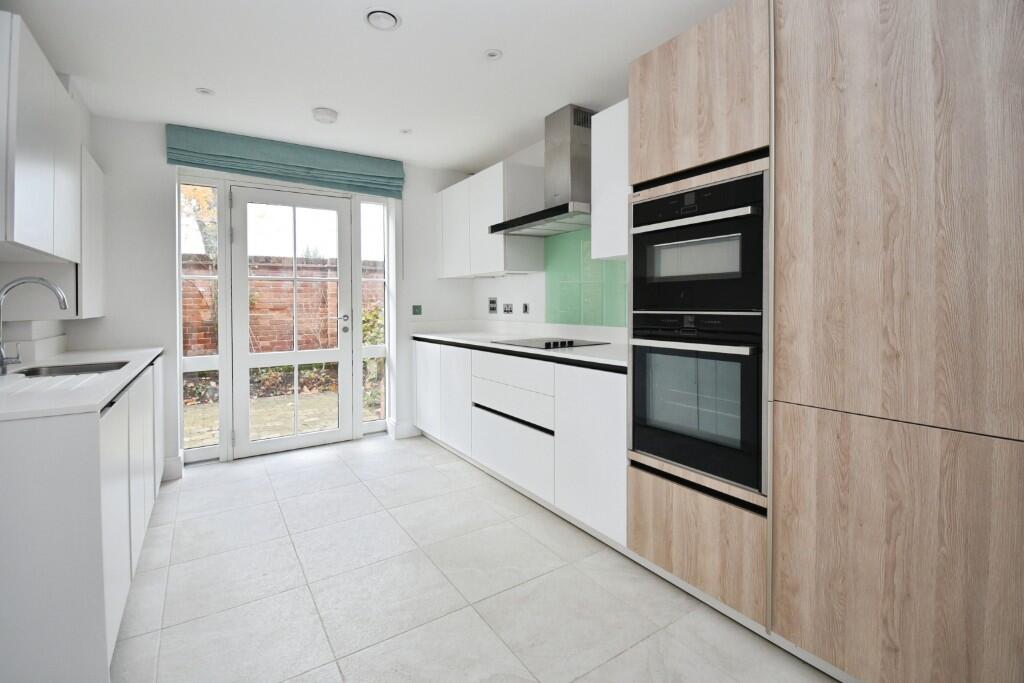 Main image of property: 3 Walled Garden, Mortimer Drive, SO51