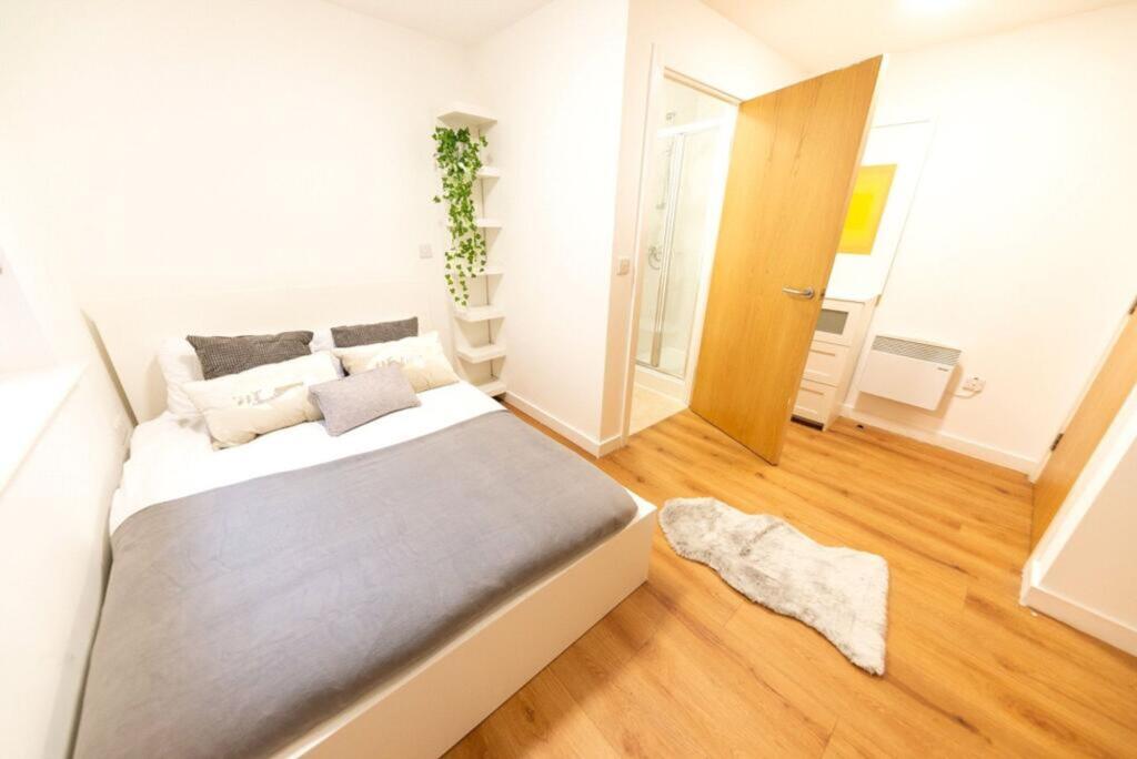 Main image of property: 2 Seymour St, Liverpool, L3