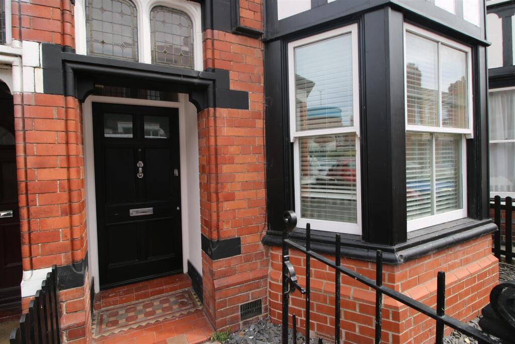 Main image of property: 16 Lord Street, Chester, Cheshire, CH3