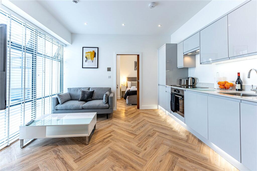 Main image of property: Wellington House, London Street, Reading, RG1