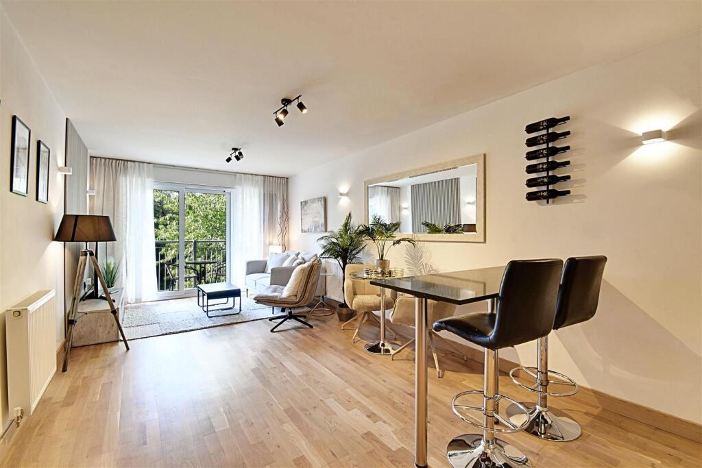 Main image of property: Smeaton Court, Hertford, Hertfordshire, SG13