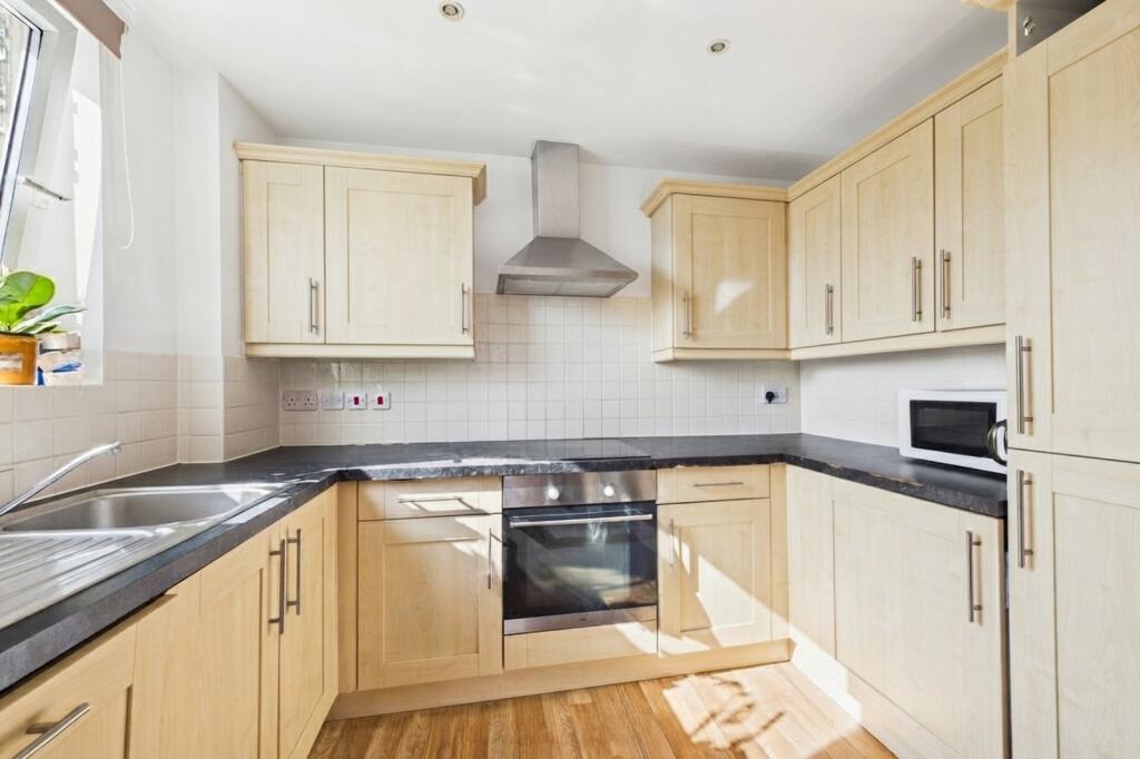 Main image of property: Tuns Lane, Slough, Berkshire, SL1