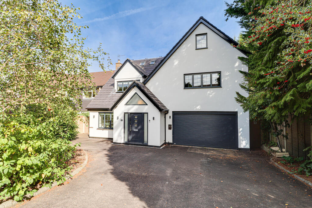 Main image of property: Moreton Avenue, Harpenden, Hertfordshire, AL5