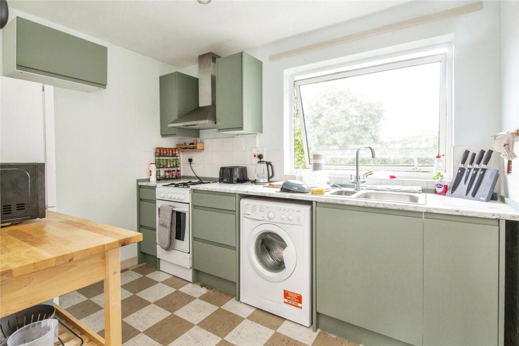 Main image of property: Nantes Close, London