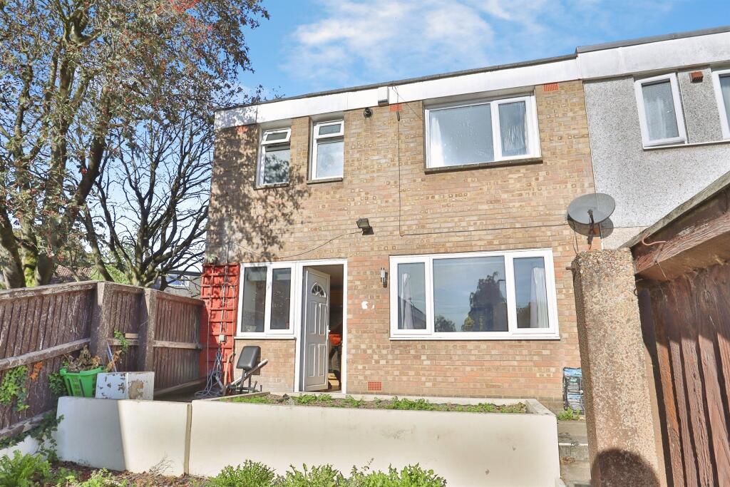 Main image of property: Woodbridge Fold, Leeds