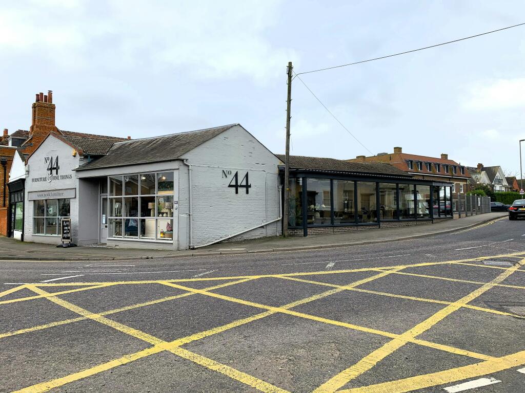 Main image of property: 44 Portsmouth Road, Cobham, KT11 1HY