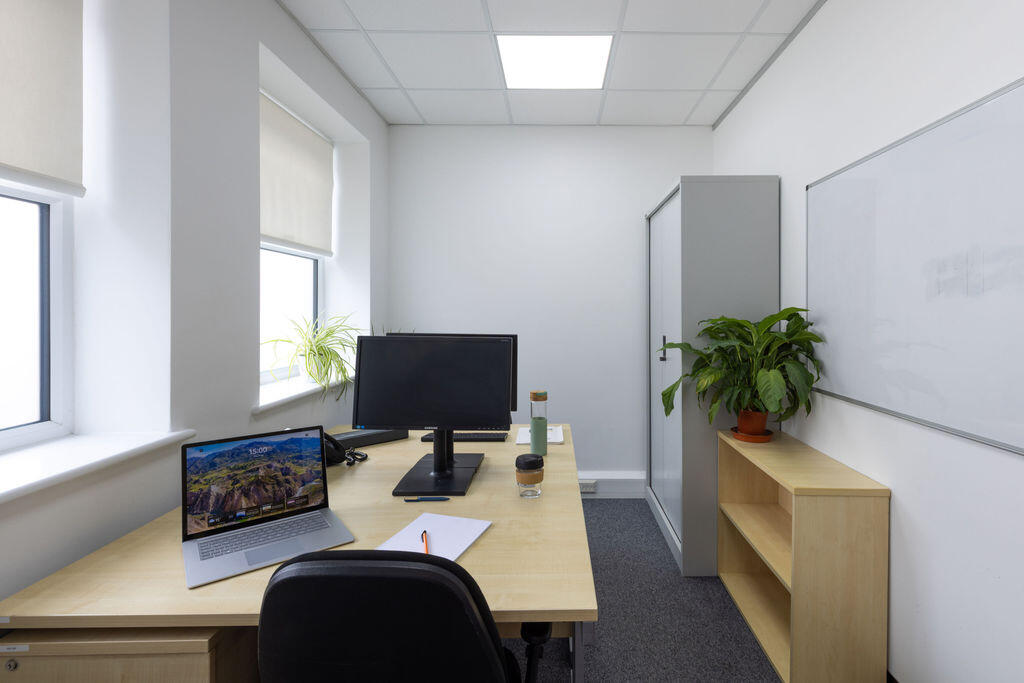 2 Person Office To Rent In Hitchin Hertfordshire