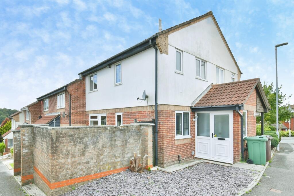 Main image of property: Elder Close, Plympton