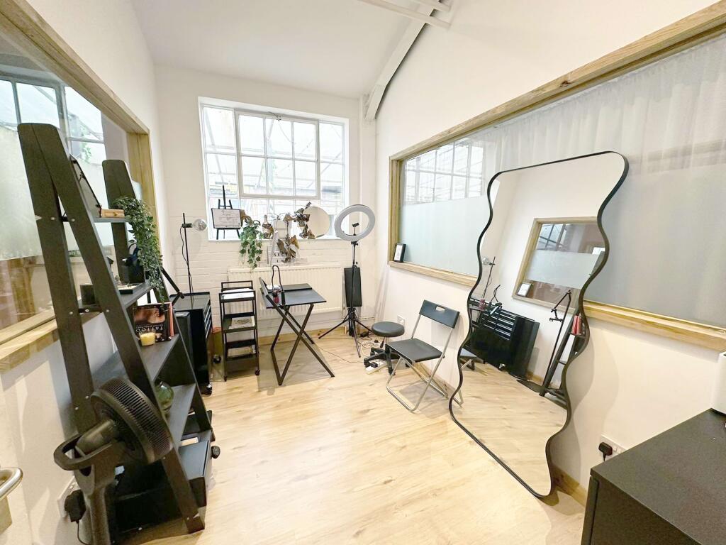 Small Beauty Room