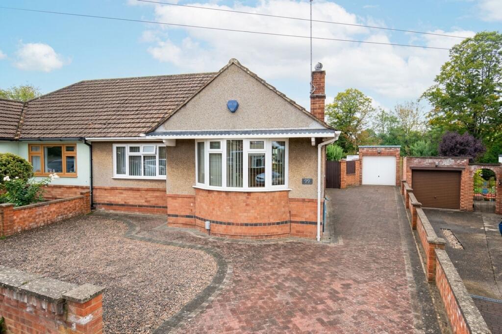 Main image of property: The Headlands, Wellingborough, NN8