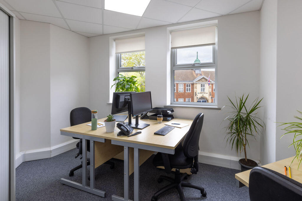 3 Person Office To Rent Hitchin Hertfordshire