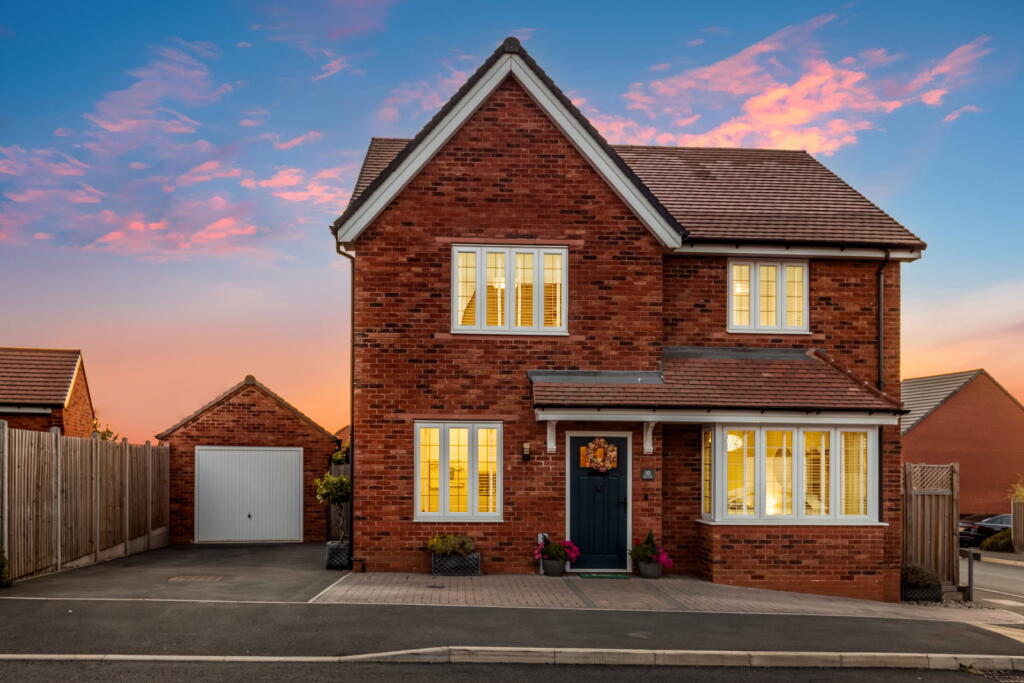 Main image of property: Stone Brigg Way, Northampton, Northamptonshire, NN2 8GJ