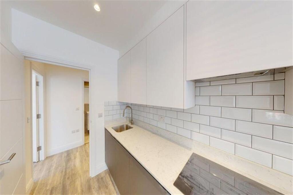 Main image of property: High Road, South Woodford, E18