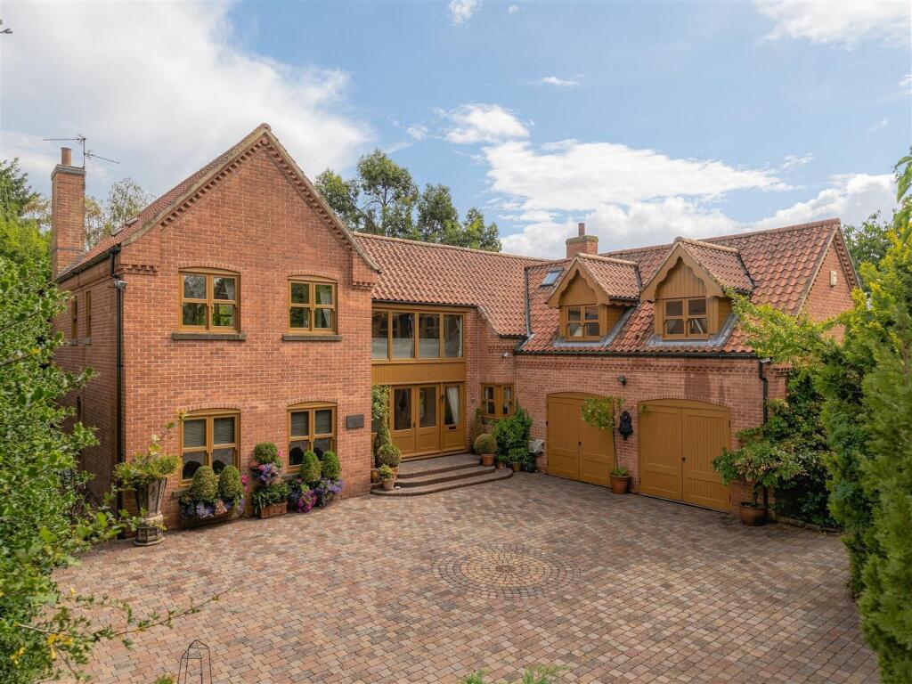 Main image of property: Back Lane, Eakring