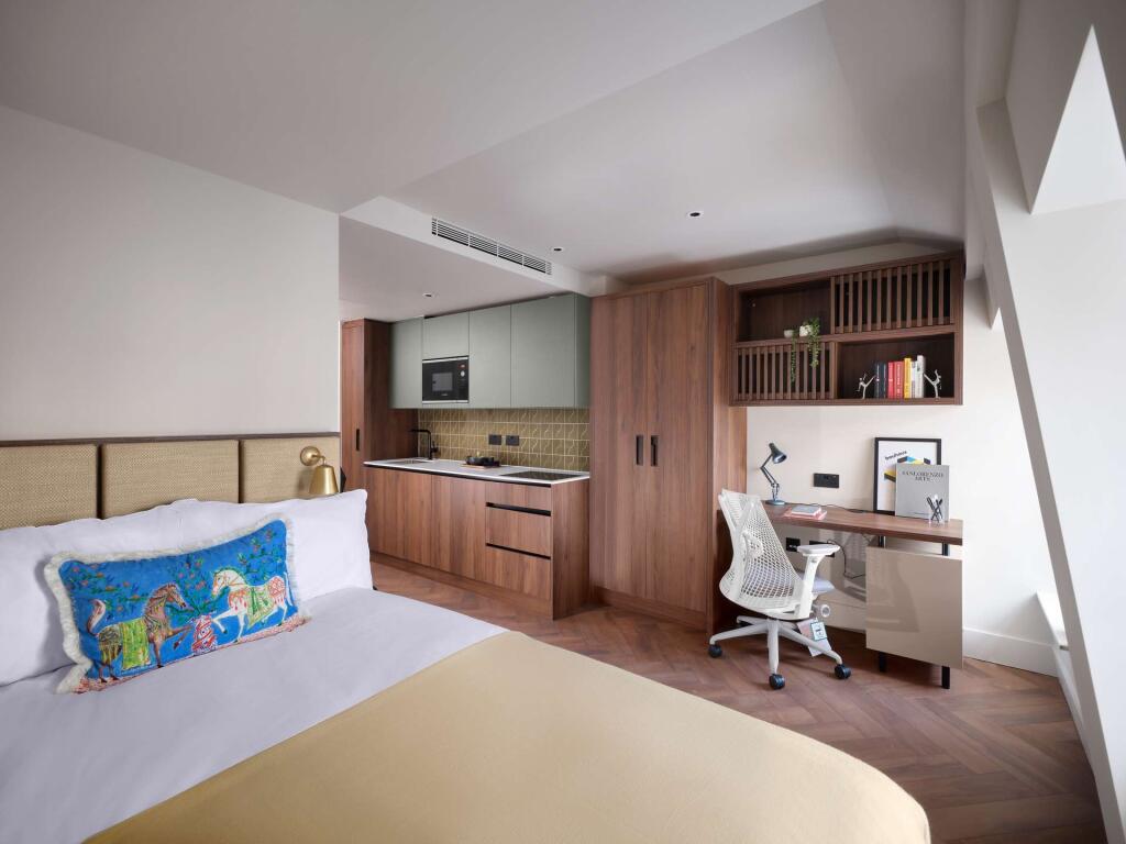 Main image of property: England SW7 2ED London, GBR