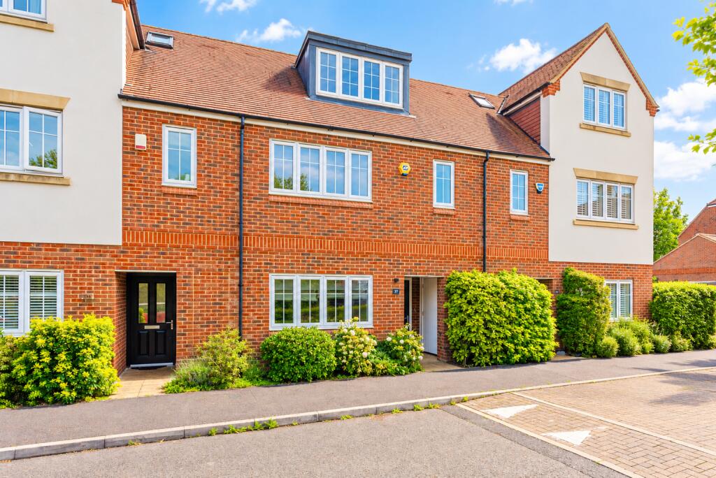 Main image of property: Mortimer Crescent, Kings Park, St. Albans, Hertfordshire, AL3