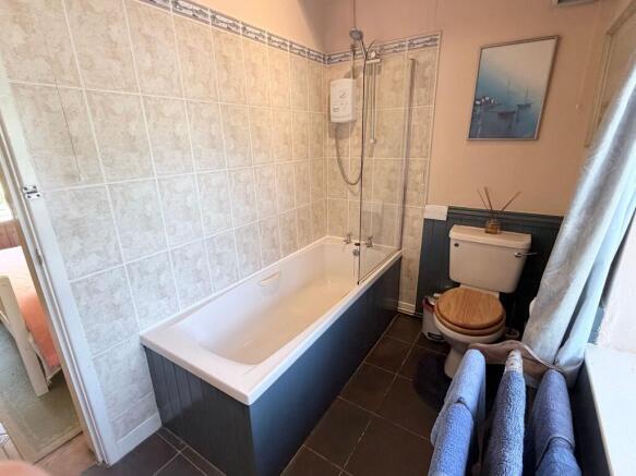 The Cottage - bathroom