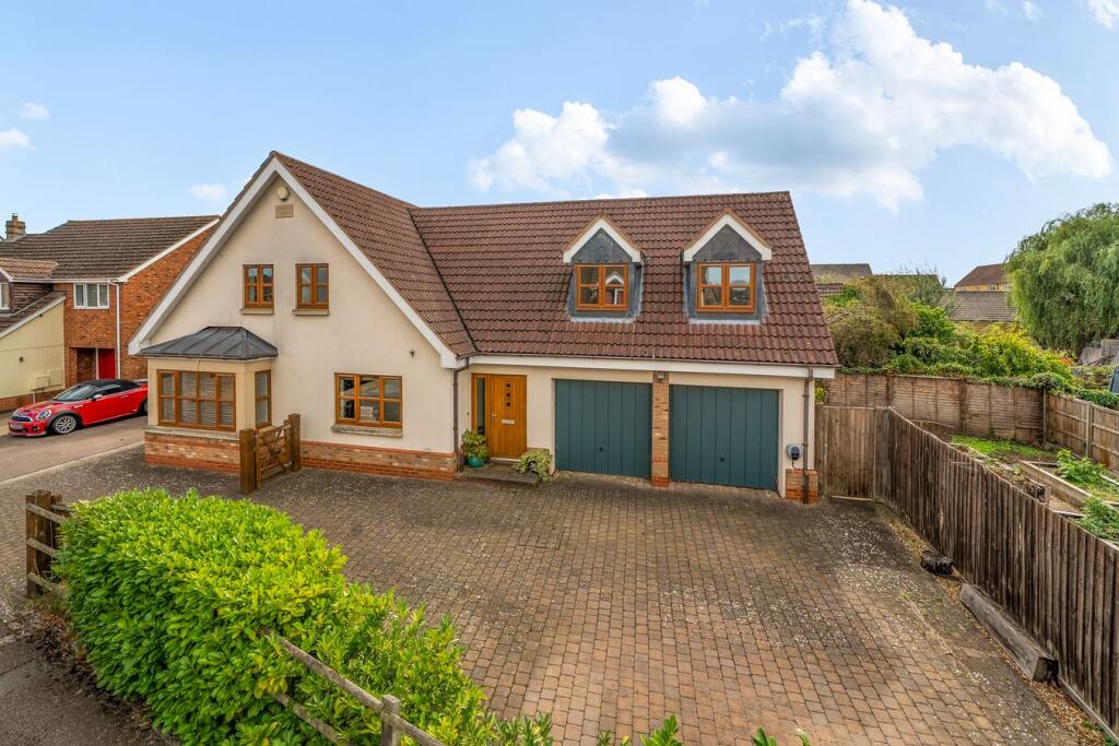 Main image of property: Midland Gardens, Shefford, SG17