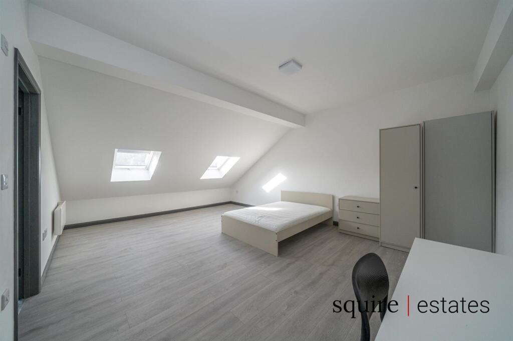 Main image of property: Maylands Avenue, Hemel Hempstead, HP2