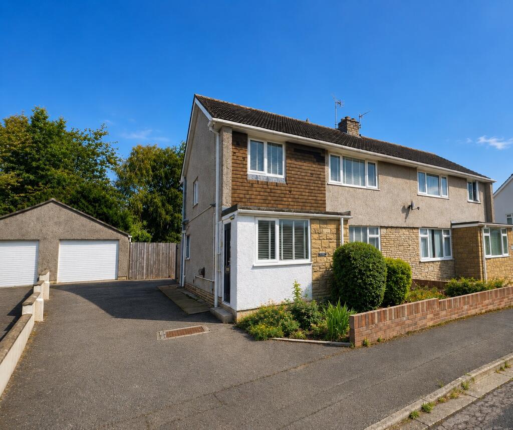 Main image of property: 9 Larkfield Avenue, Chepstow, Monmouthshire, NP16 5BH