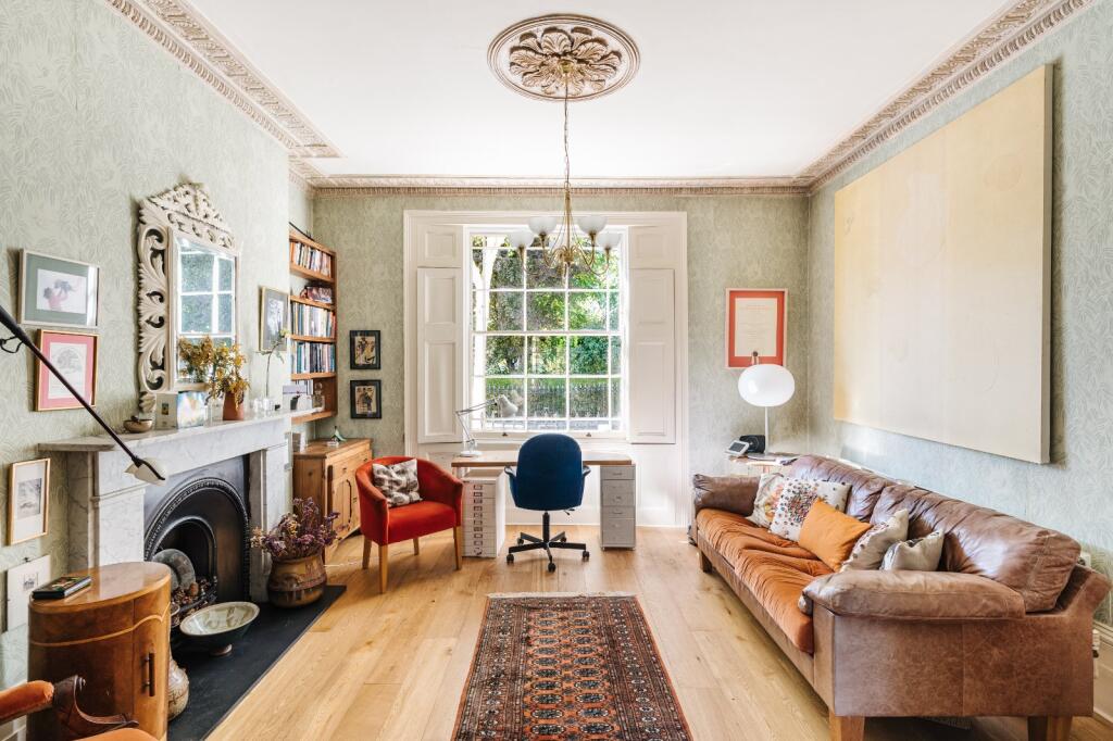 Main image of property: Lloyd Square, London, WC1X