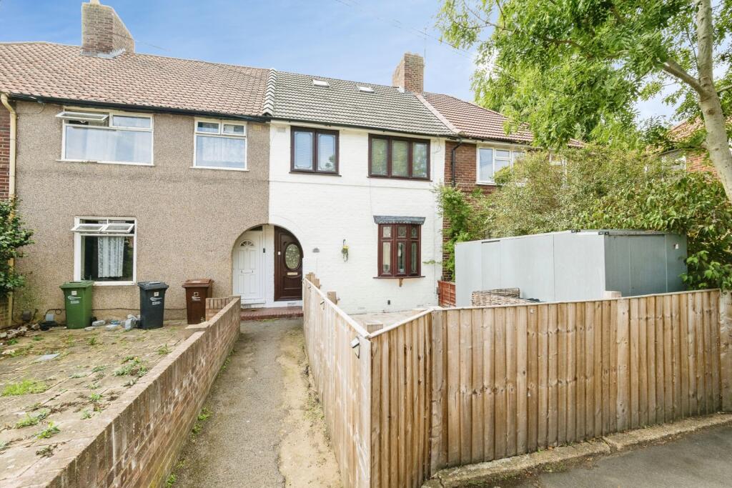 Main image of property: Wood Lane, Dagenham, RM8
