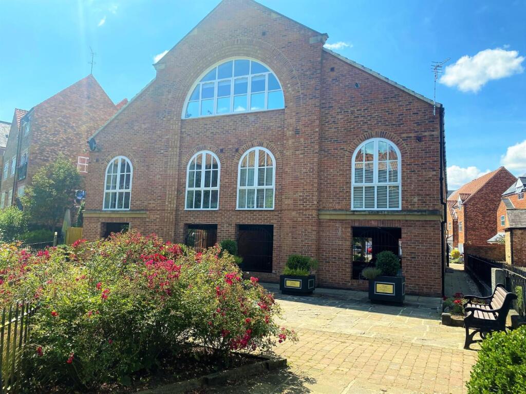 Main image of property: Salem House, Nursery Gardens, Thirsk