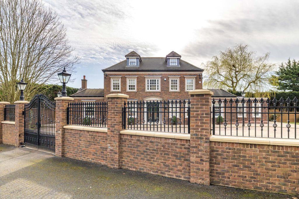 Main image of property: Hill Top House, St. Helens Road, Rainford, WA11 7QR