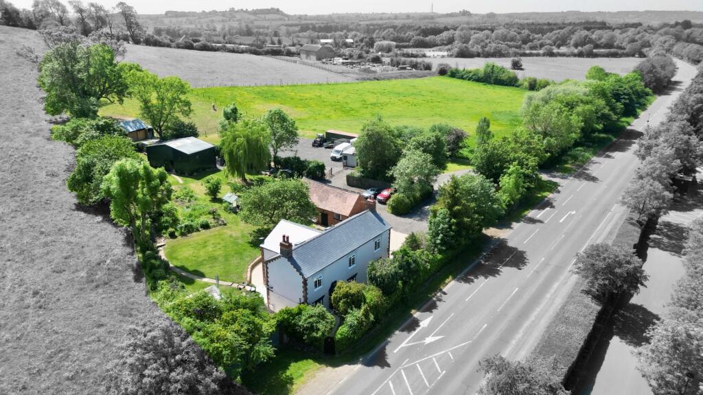Main image of property: Daventry Road, Staverton, NN11 6JT