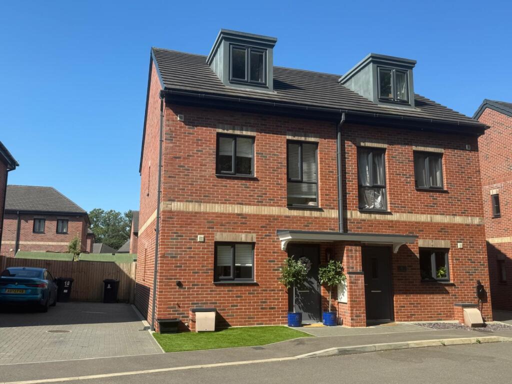 Main image of property: Maynard Way, Bordon, GU35 0LN