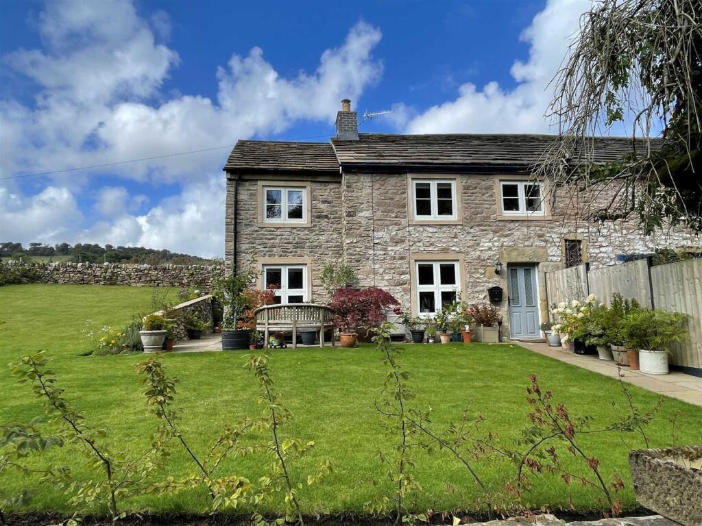 Main image of property: 1 Dog Hole Cottage Macclesfield Old Road Buxton Derbyshire
