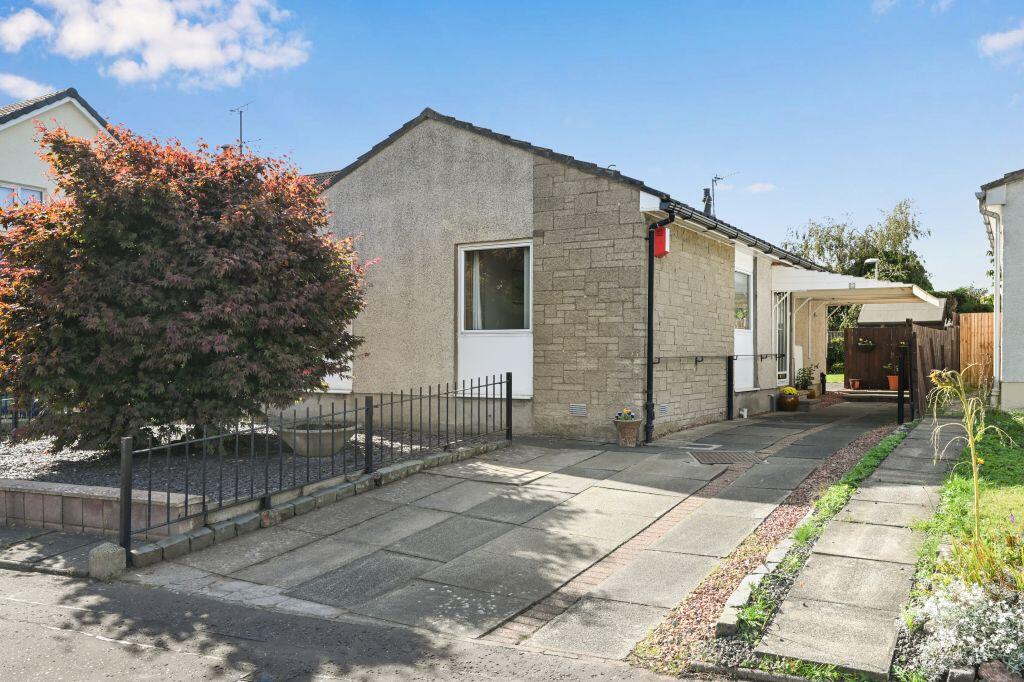 Main image of property: 9 Broomieknowe Park, Bonnyrigg, EH19 2JB