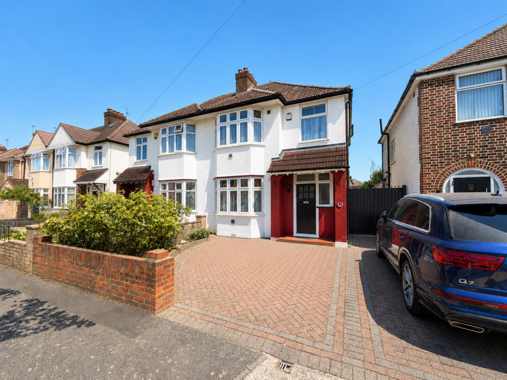 Main image of property: Hogarth Gardens, Heston, TW5