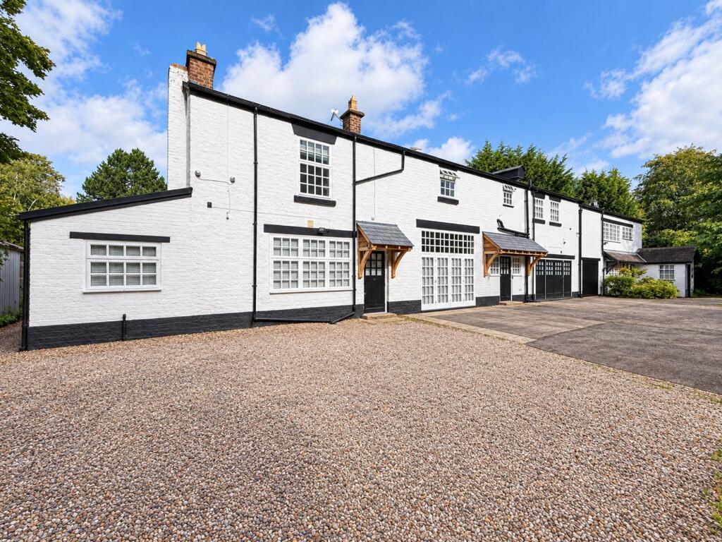 Main image of property: Fulwood Park, Liverpool, L17
