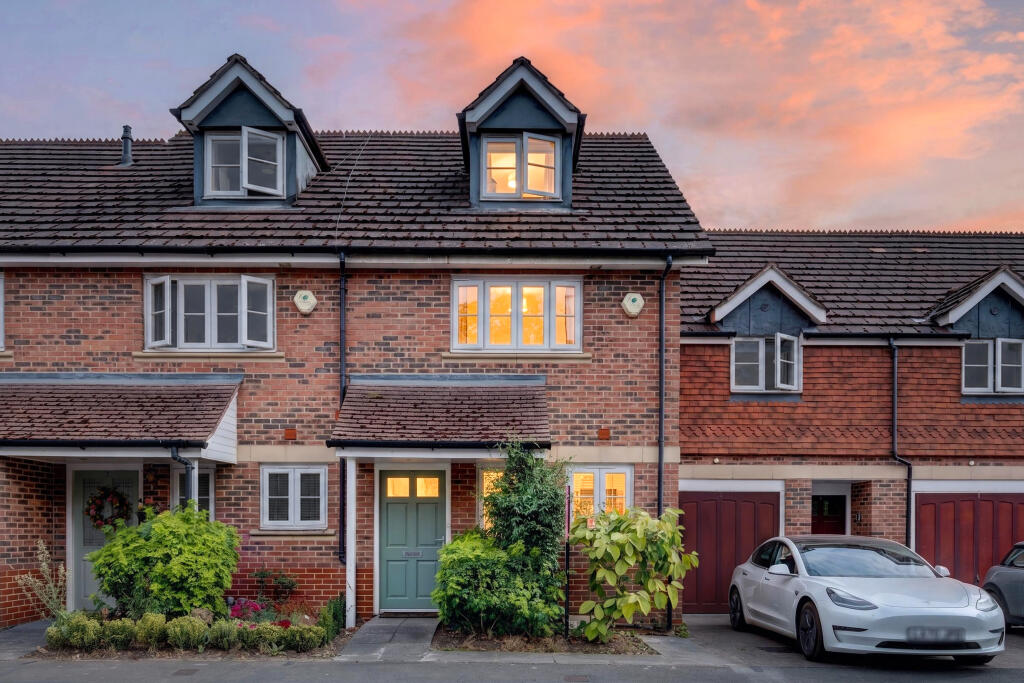 Main image of property: Dowles Green, Wokingham, RG40