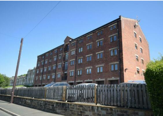Main image of property: 10 Canal Road, Keighley, BD20