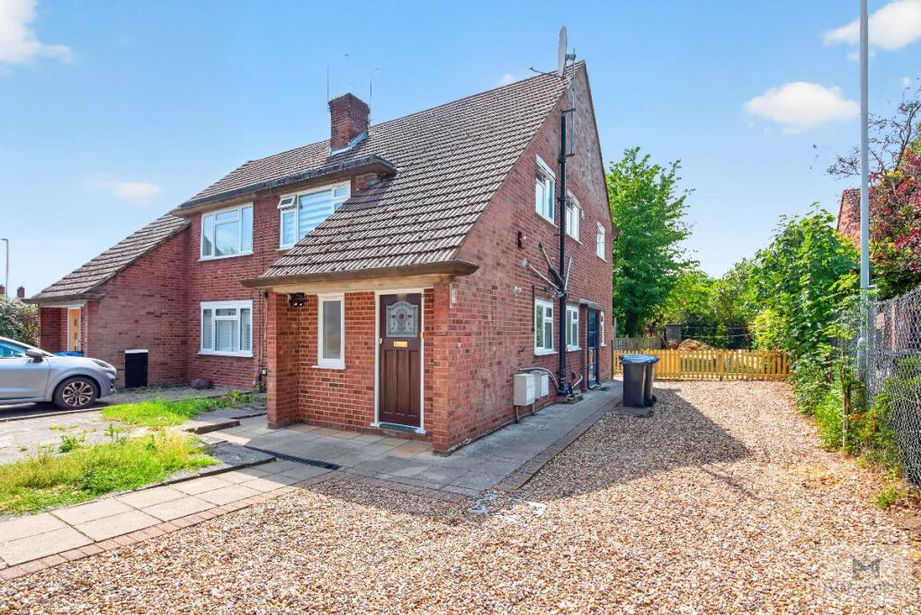 Main image of property: Mount Close, Barnet, EN4