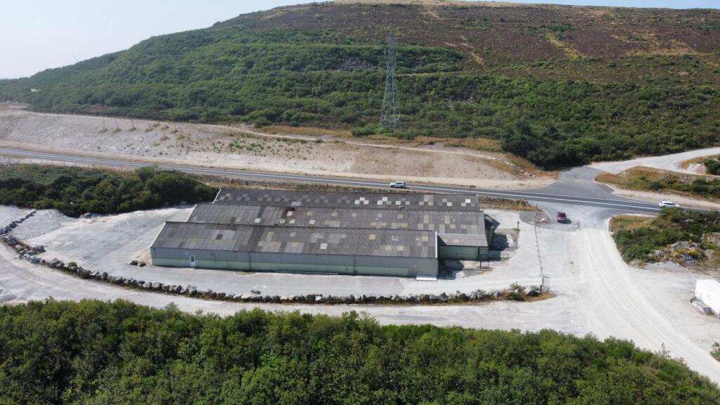 Strategic central Cornwall location with excellent road connections