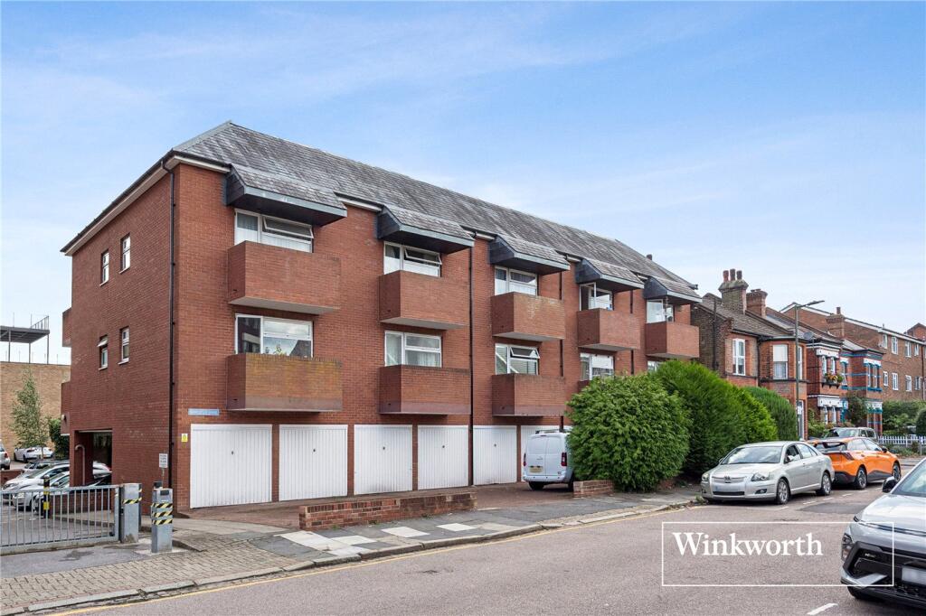 Main image of property: Dale Grove, North Finchley, London, N12