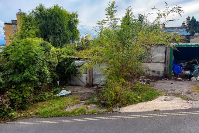 Garages & Gardens @ Bennetts Lane, Camden, Bath BA