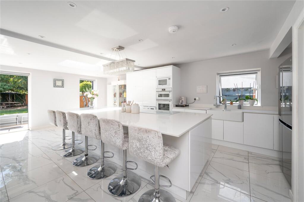 Main image of property: High Street, Colney Heath, St. Albans, Hertfordshire