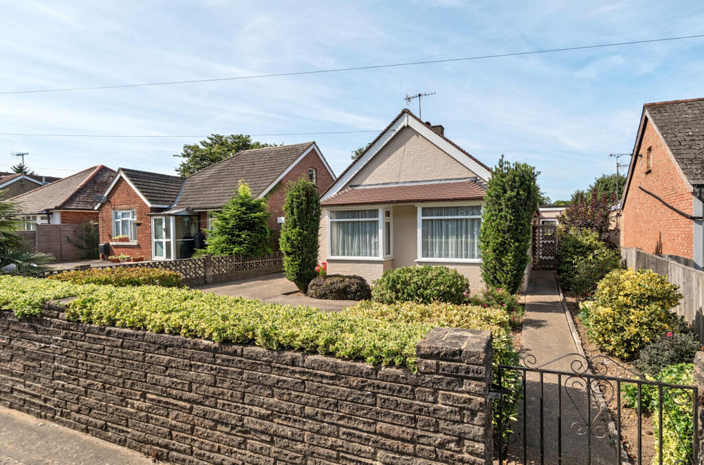 Main image of property: Upper Brighton Road, Sompting, Lancing, West Sussex, BN15