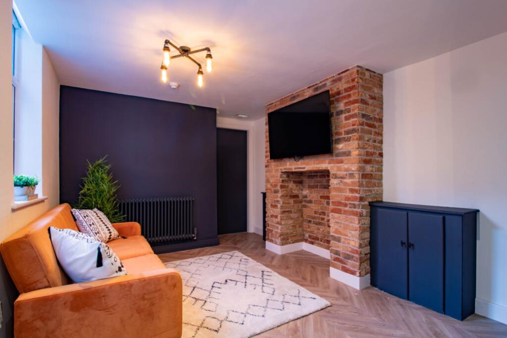 Main image of property: Room 3 74 Marlborough Road, Beeston, Nottingham