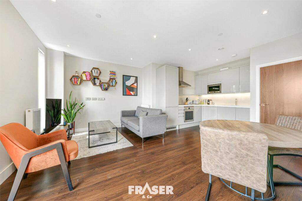Main image of property: Avalon Point - Orchard Wharf, Tower Hamlets, E14