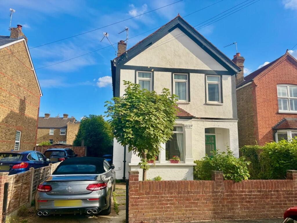 Main image of property: Avenue Road, Staines-upon-Thames, Surrey, TW18