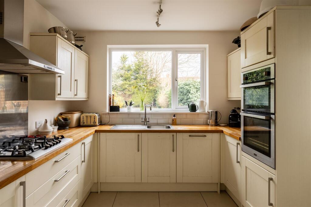 Main image of property: Oakdene Road, Brockham