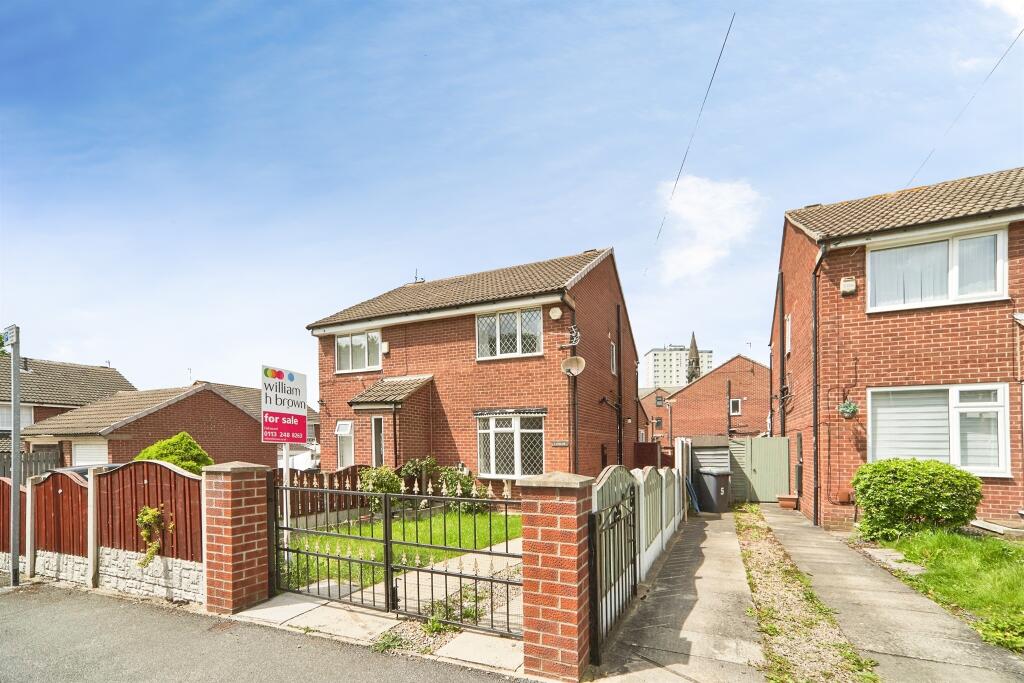 Main image of property: Lydgate, LEEDS