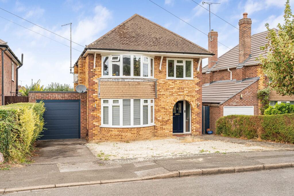 Main image of property: Grove End Road, Farnham, Surrey, GU9