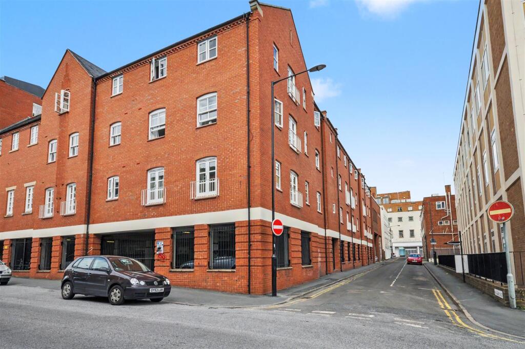 Main image of property: The Corner House, Windsor Place, Leamington Spa